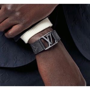 💯Authentic Louis Vuitton Unisex Hockenheim Monogram Eclipse Bracelet